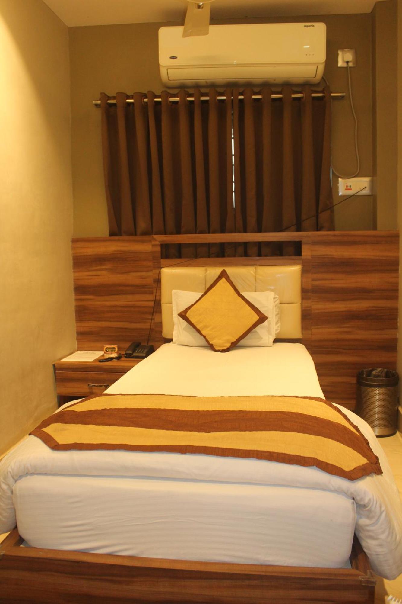 Hotel Oishi Plaza Mukutmanipur Esterno foto