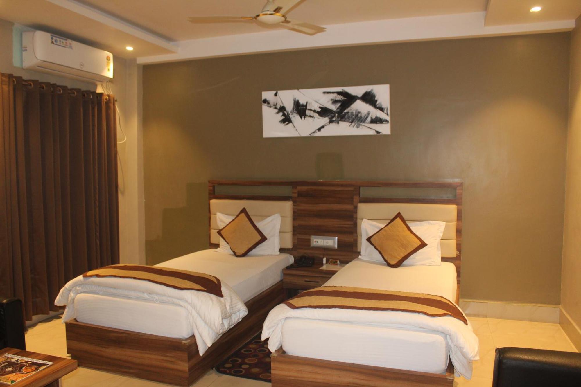 Hotel Oishi Plaza Mukutmanipur Esterno foto
