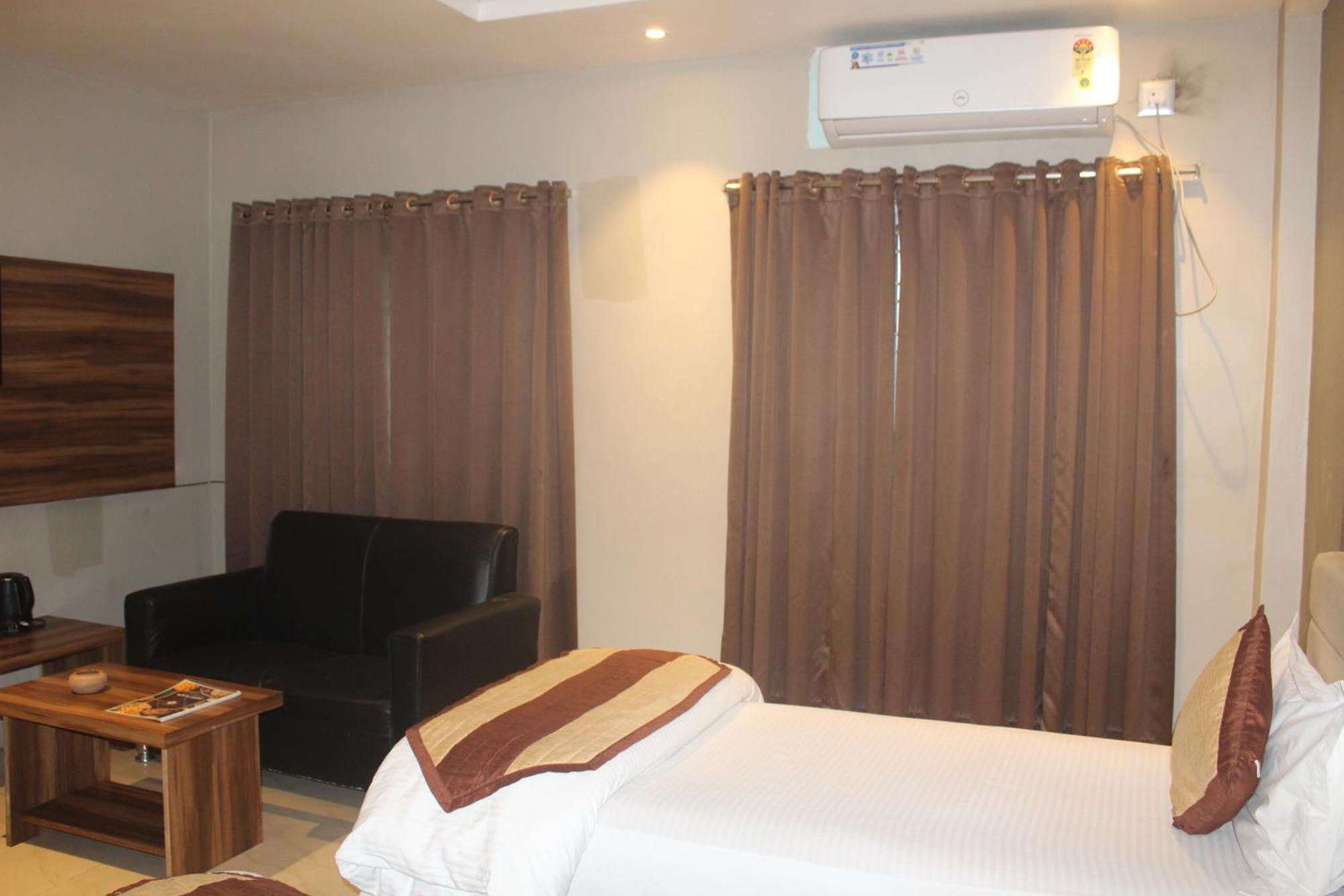 Hotel Oishi Plaza Mukutmanipur Esterno foto